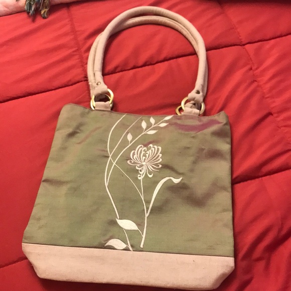 Green silk purse - Picture 1 of 1